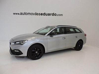 Usado Seat Leon Style 150 CV (110 kW) 2022 Gris / plata Familiar