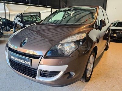 Usado Renault Scénic III Dynamique 105 CV (77 kW) 2009 Marrón Monovolumen