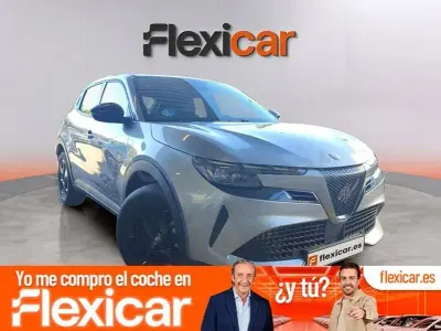 Usado Alfa Romeo Junior 136 CV (100 kW) 2025 Gris / plata SUV
