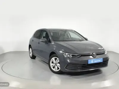 Usado VW Golf VIII Life 110 CV (80 kW) 2022 Gris Berlina