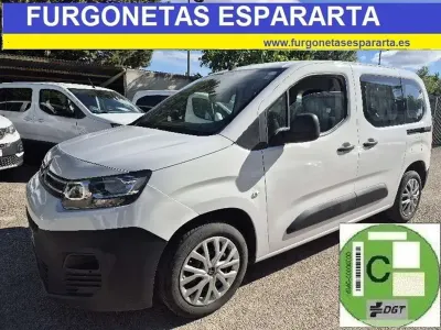 Usado Citroën Berlingo Live 102 CV (75 kW) 2021 Blanco Monovolumen