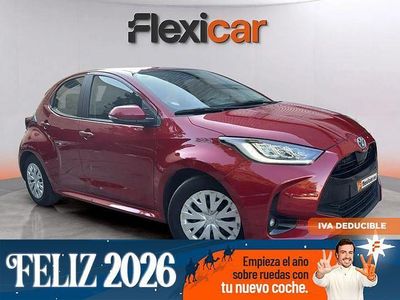 Granate Usado 2023 Toyota Yaris Hybrid Active Berlina | 18.990 € (Precio justo)