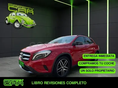 Usado Mercedes GLA200 Style 136 CV (100 kW) 2014 Rojo SUV