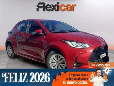Rojo Usado 2023 Toyota Yaris Hybrid Active Berlina | 18.990 € (Precio justo)