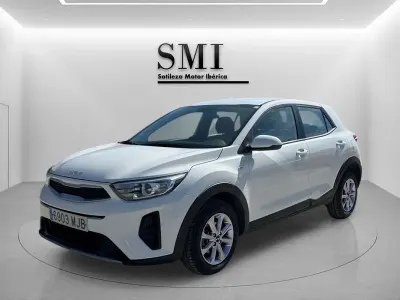 Usado Kia Stonic 84 CV (61 kW) 2022 Blanco SUV