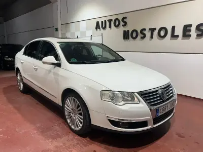 Używany VW Passat Highline 200 KM (147 kW) 2008 Biały Sedan/Limuzyna
