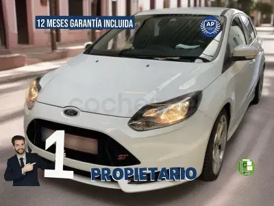 Usado Ford Focus ST 250 CV (183 kW) 2015 Blanco Berlina