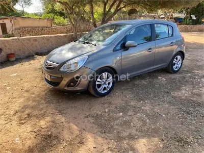 Usado Opel Corsa Selective 95 CV (69 kW) 2013 Gris / plata Utilitario