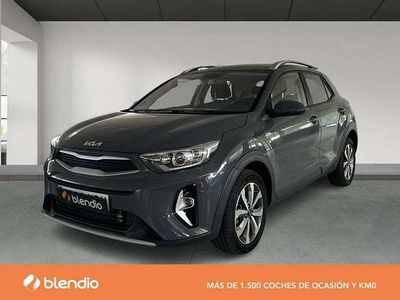 Usado Kia Stonic 101 CV (74 kW) 2022 Gris SUV
