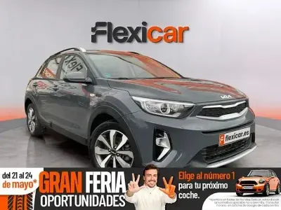 Usado Kia Stonic 100 HP (73 kW) 2021 Cinzento SUV