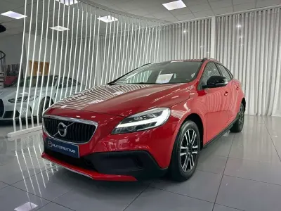 Occasion Volvo V40 Momentum 120 PK (88 kW) 2017 Rood SUV