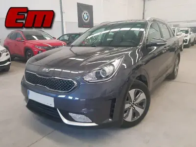 Usado Kia Niro 141 CV (103 kW) 2018 Gris / plata SUV