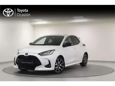 Usado Toyota Yaris Style 116 CV (85 kW) 2022 Blanco Utilitario