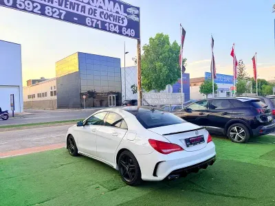 Usado Mercedes CLA200 AMG line 136 CV (100 kW) 2016 Blanco Coupe