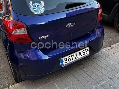 Usado Ford Ka Plus Ultimate 85 CV (62 kW) 2018 Azul Utilitario