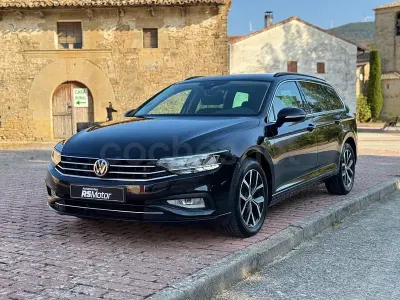 Usado VW Passat Executive 150 CV (110 kW) 2020 Negro Familiar