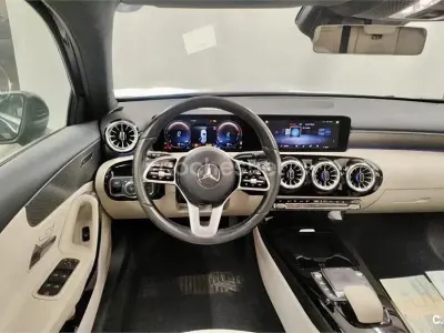 Usado Mercedes A250 218 CV (160 kW) 2021 Negro Berlina