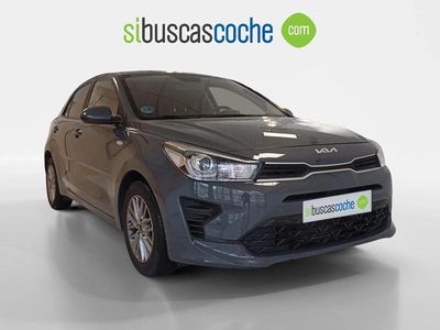 Usado Kia Rio 100 CV (73 kW) 2023 Gris/plata