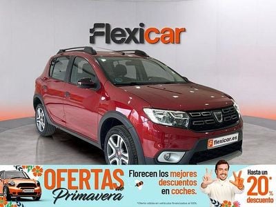 Usado Dacia Sandero Comfort 90 CV (66 kW) 2019 Rojo