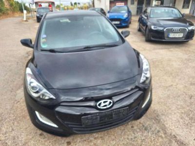 Gris Usado 2015 Hyundai i30 GO! Utilitario | 10.850 € (Un poco caro)