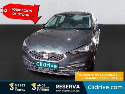 Usado Seat Leon Style 110 CV (80 kW) 2021 Gris / plata Berlina