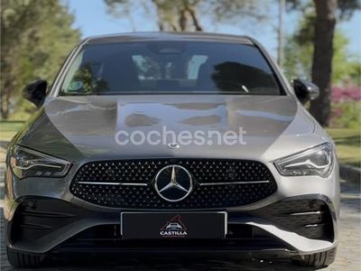 Usado Mercedes CLA200 163 CV (119 kW) 2024 Gris / plata Berlina
