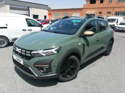 Usado Dacia Sandero Extreme 100 CV (73 kW) 2025 Verde Berlina