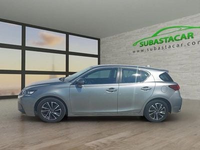 Lexus CT200h