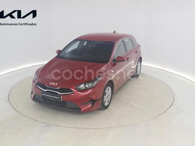 Granate Usado 2024 Kia Ceed Utilitario | 18.900 € (Un poco caro)