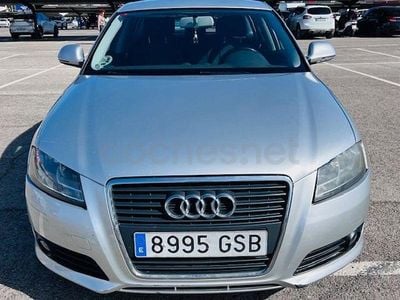 Usado Audi A3 Ambition 105 CV (77 kW) 2009 Gris / plata Berlina