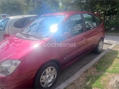 Usado Renault Scénic Dynamique 115 CV (84 kW) 2003 Granate Monovolumen
