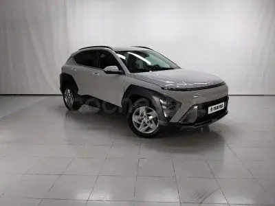 Usado Hyundai Kona 100 CV (73 kW) 2025 Azul SUV