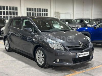 Gris / plata Usado 2012 Toyota Verso Active Monovolumen | 10.990 € (Caro)