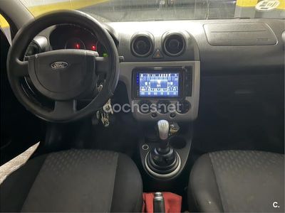 Usado Ford Fiesta Trend 80 CV (58 kW) 2005 Negro Utilitario