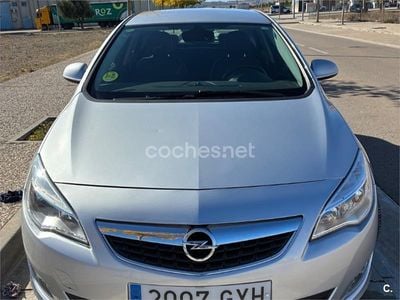 Gris / plata Usado 2010 Opel Astra Cosmo Berlina | 4700 € (Precio justo)