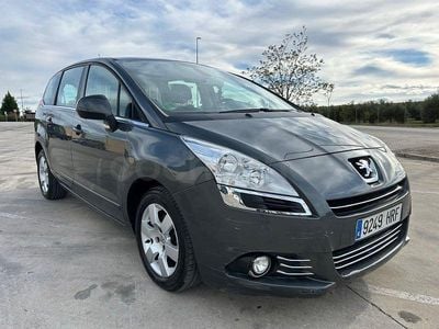 Używany Peugeot 5008 Active 120 KM (88 kW) 2013 Szary Minivan