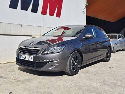 Usado Peugeot 308 Active 110 HP (80 kW) 2017 Cinzento Sedan