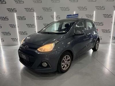 Usado Hyundai i10 67 CV (49 kW) 2016 Gris Utilitario