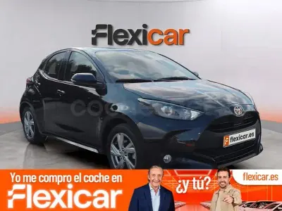 Usado Toyota Yaris Hybrid Active 116 CV (85 kW) 2025 Negro Berlina