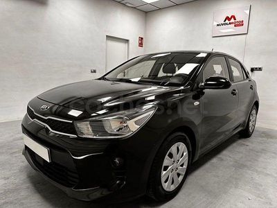 Usado Kia Rio 84 CV (61 kW) 2017 Negro Berlina