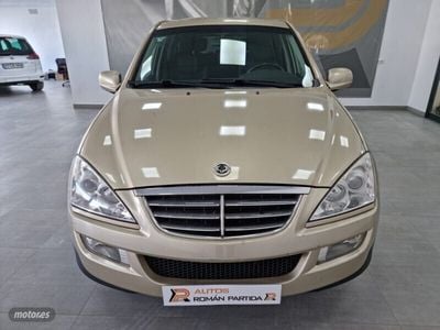 Używany SsangYong Kyron 141 KM (103 kW) 2008 Złoty SUV