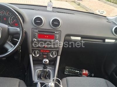 Käytetty Audi A3 Ambiente 105 HP (77 kW) 2009 Musta Viistoperä