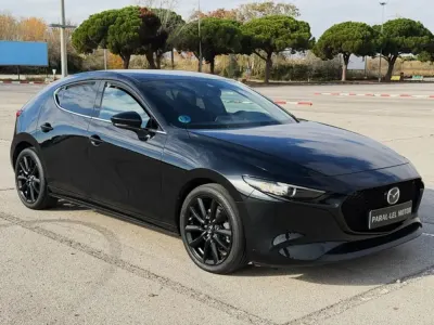 Usado Mazda 3 Homura-Line 122 CV (89 kW) 2022 Negro Utilitario