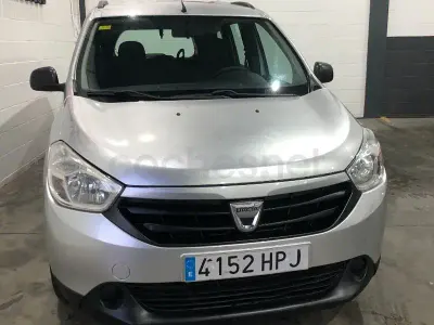 Usado Dacia Lodgy Lauréate 107 CV (78 kW) 2013 Gris / plata Monovolumen