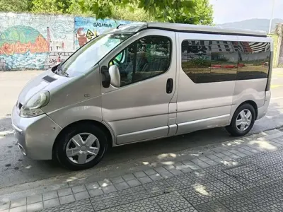 Usado Renault Trafic Privilege 99 CV (72 kW) 2006 Gris Monovolumen