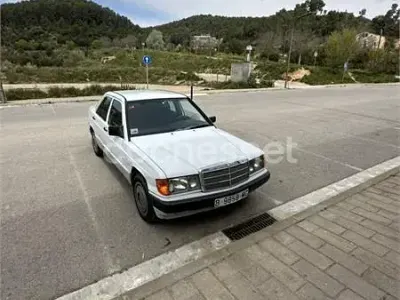 Usado Mercedes 190 109 CV (80 kW) 1991 Blanco Berlina