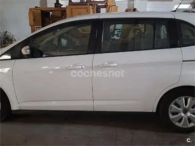 Usado Ford Grand C-Max Trend 115 CV (84 kW) 2013 Blanco Monovolumen