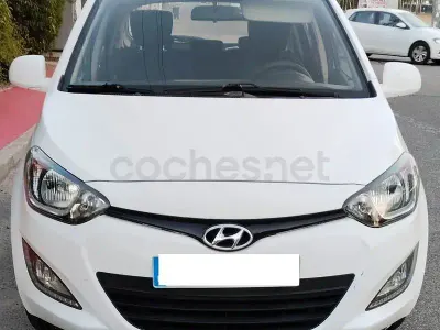 Usado Hyundai i20 85 CV (62 kW) 2012 Blanco Utilitario