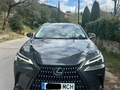 Usado Lexus NX350h Executive Line 242 CV (177 kW) 2021 Gris / plata SUV