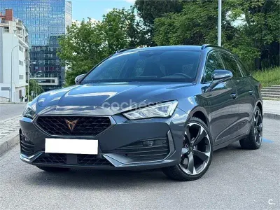 Usado Cupra Leon 204 CV (150 kW) 2022 Azul Familiar